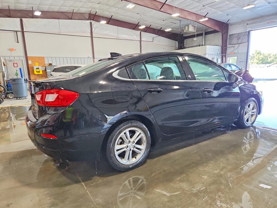 Photo 3 from auction – 2017 CHEVROLET CRUZE with VIN 1G1BE5SM8H7104934