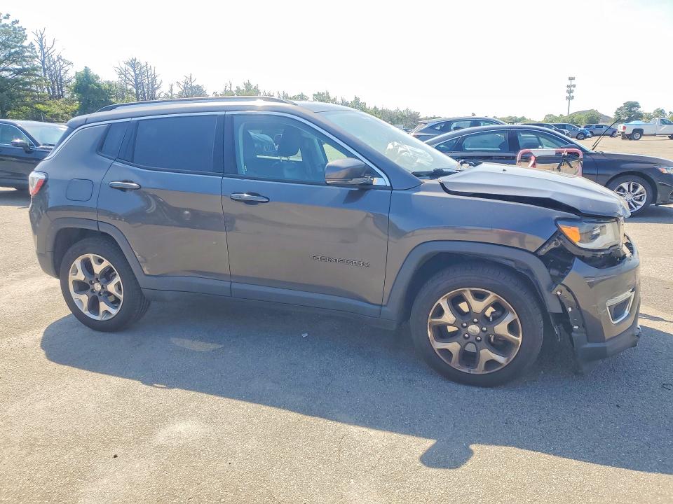 Photo 4 from auction – 2018 JEEP COMPASS with VIN 3C4NJCCB1JT406102
