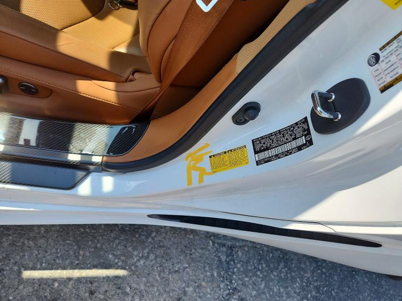 Photo 12 from auction – 2022 LEXUS LC with VIN JTHMPAAY0NA105452