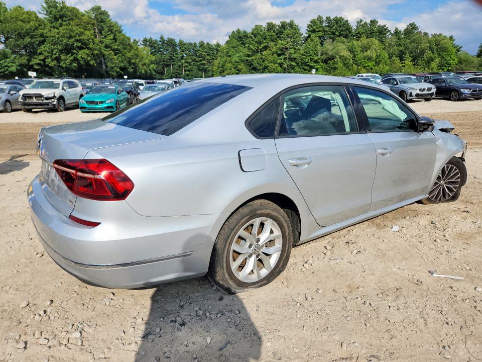 Photo 3 from auction – 2018 VOLKSWAGEN PASSAT with VIN 1VWAA7A31JC003604