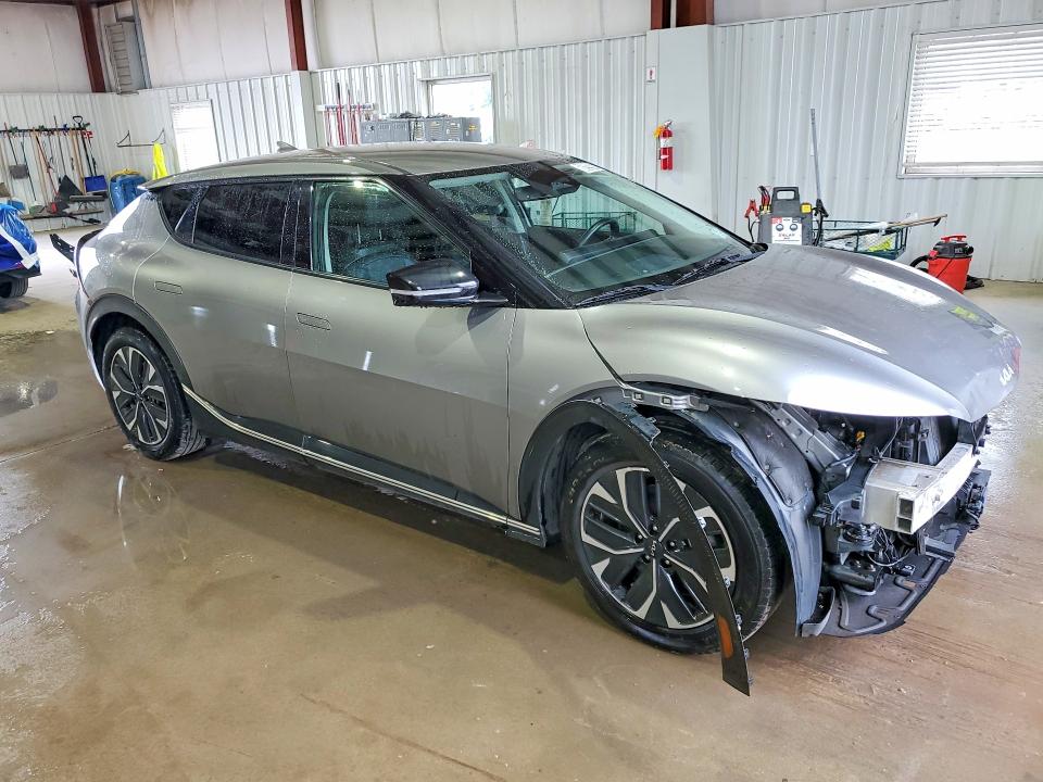 Photo 4 from auction – 2023 KIA EV6 with VIN KNDC34LA0P5130339