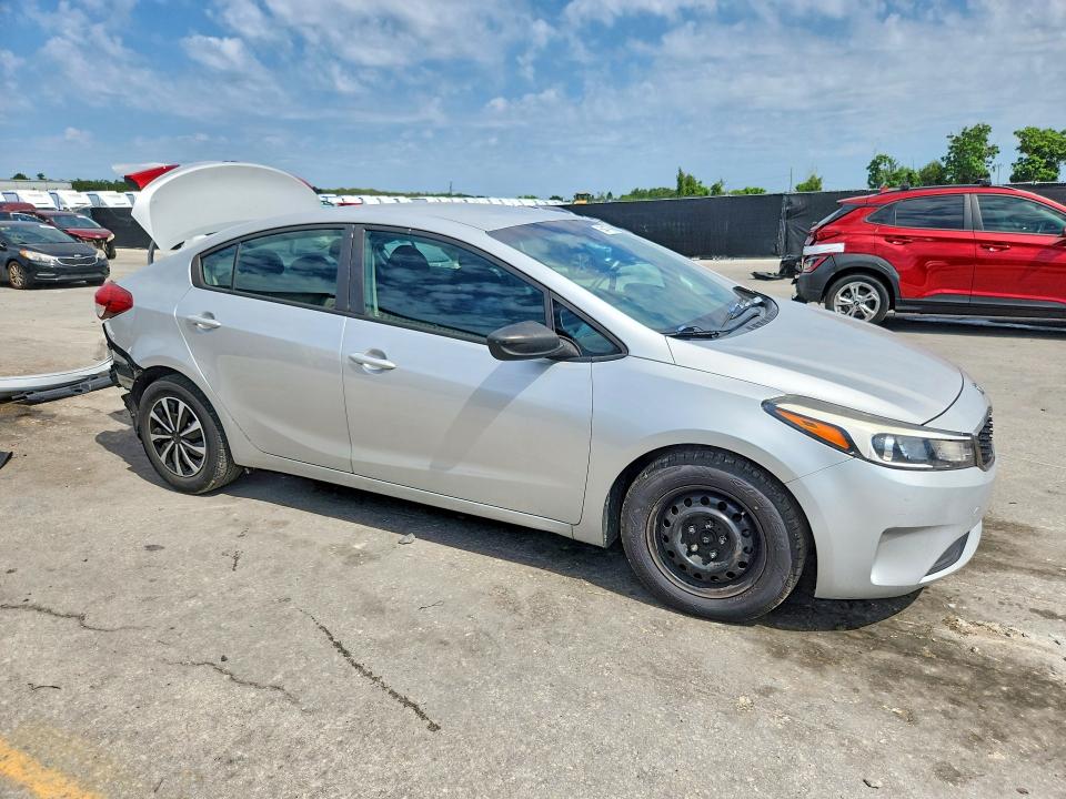 Снимка 4 от търг – 2017 KIA FORTE с VIN 3KPFK4A73HE010824