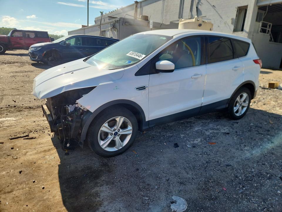 FORD ESCAPE 2016 with VIN 1FMCU0GX0GUA04696 - Photo from auction