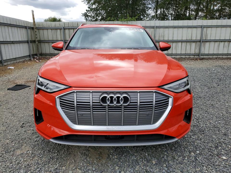 Photo 5 from auction – 2019 AUDI E-TRON with VIN WA1VABGE3KB009955