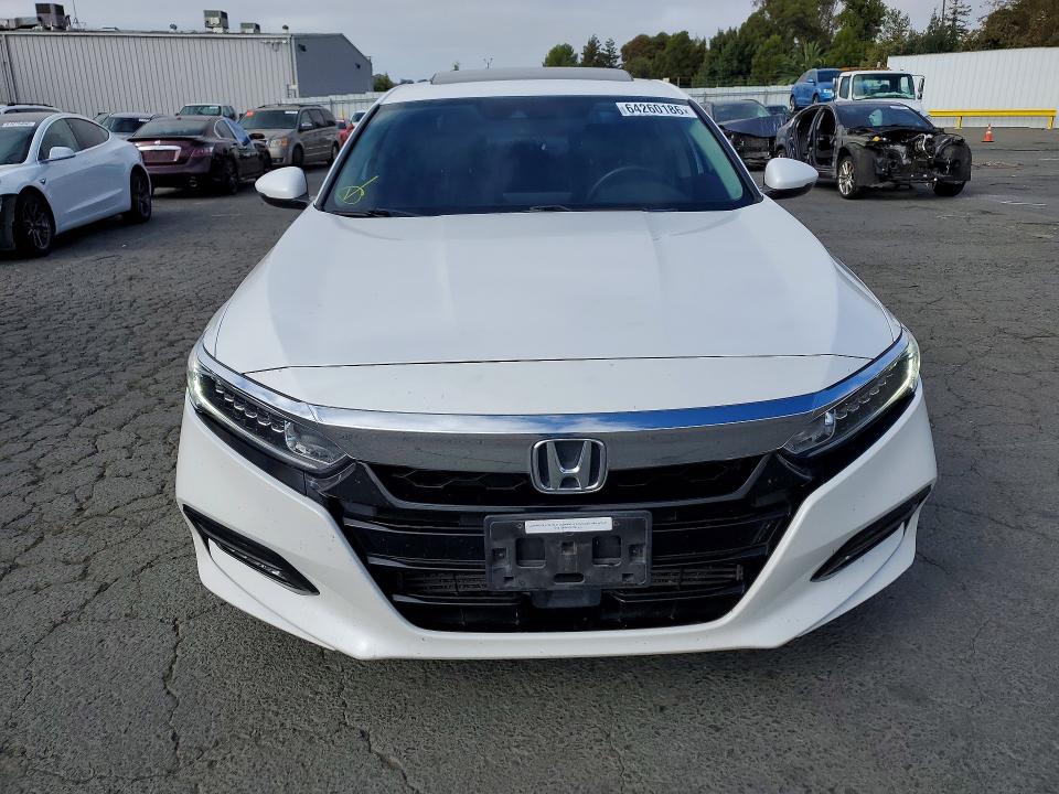 Photo 5 from auction – 2018 HONDA ACCORD with VIN 1HGCV2F62JA037974