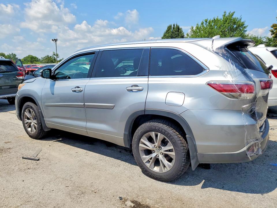 Photo 2 from auction – 2015 TOYOTA HIGHLANDER with VIN 5TDJKRFH7FS218958