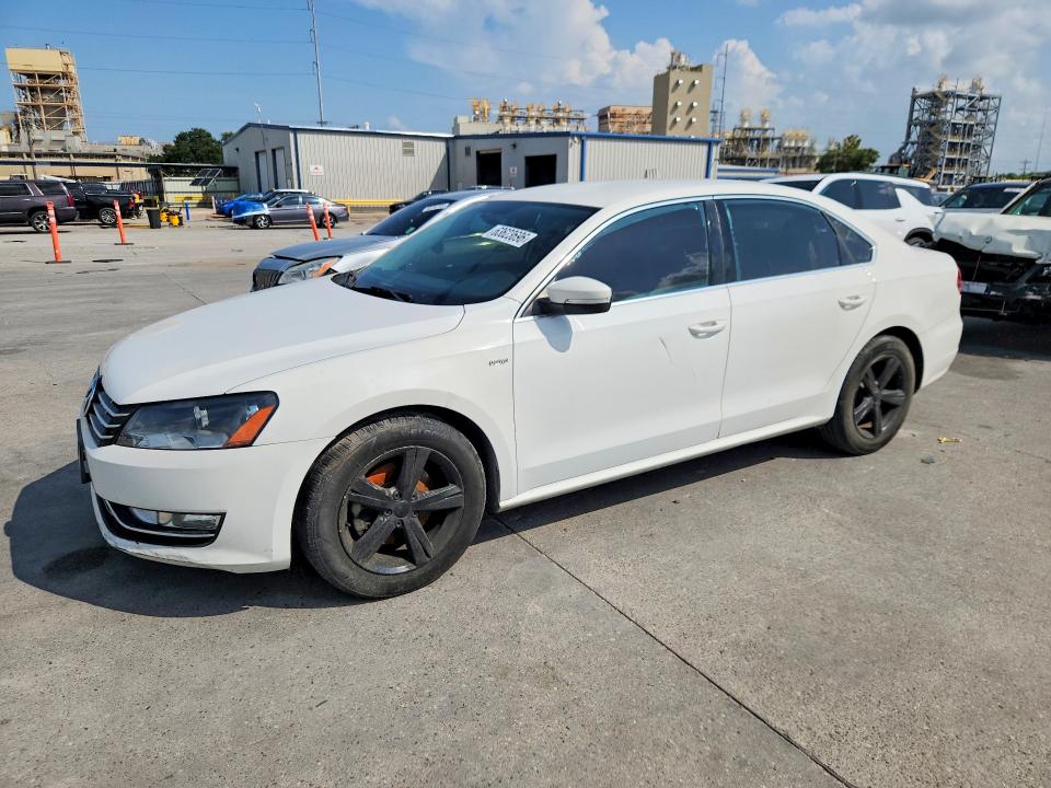 VOLKSWAGEN PASSAT 2015 with VIN 1VWAS7A39FC114499 - Photo from auction