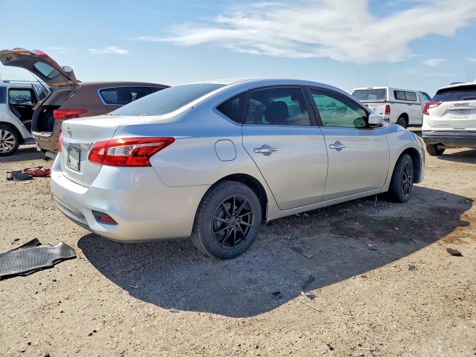 Photo 3 from auction – 2018 NISSAN SENTRA with VIN 3N1AB7AP2JY225453