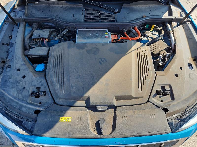Photo 12 from auction – 2019 AUDI E-TRON with VIN WA1VAAGE2KB021167
