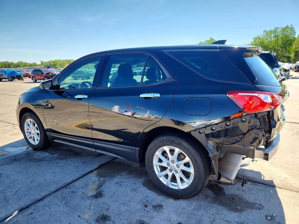 Photo 2 from auction – 2018 CHEVROLET EQUINOX with VIN 2GNAXHEV5J6227073