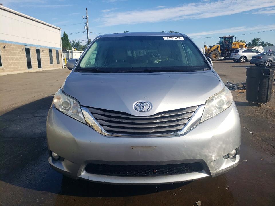 Фото 5 с аукциона – 2011 TOYOTA SIENNA с VIN 5TDYK3DC6BS165196
