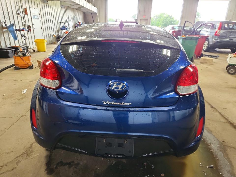 Photo 6 from auction – 2017 HYUNDAI VELOSTER with VIN KMHTC6AD7HU324359