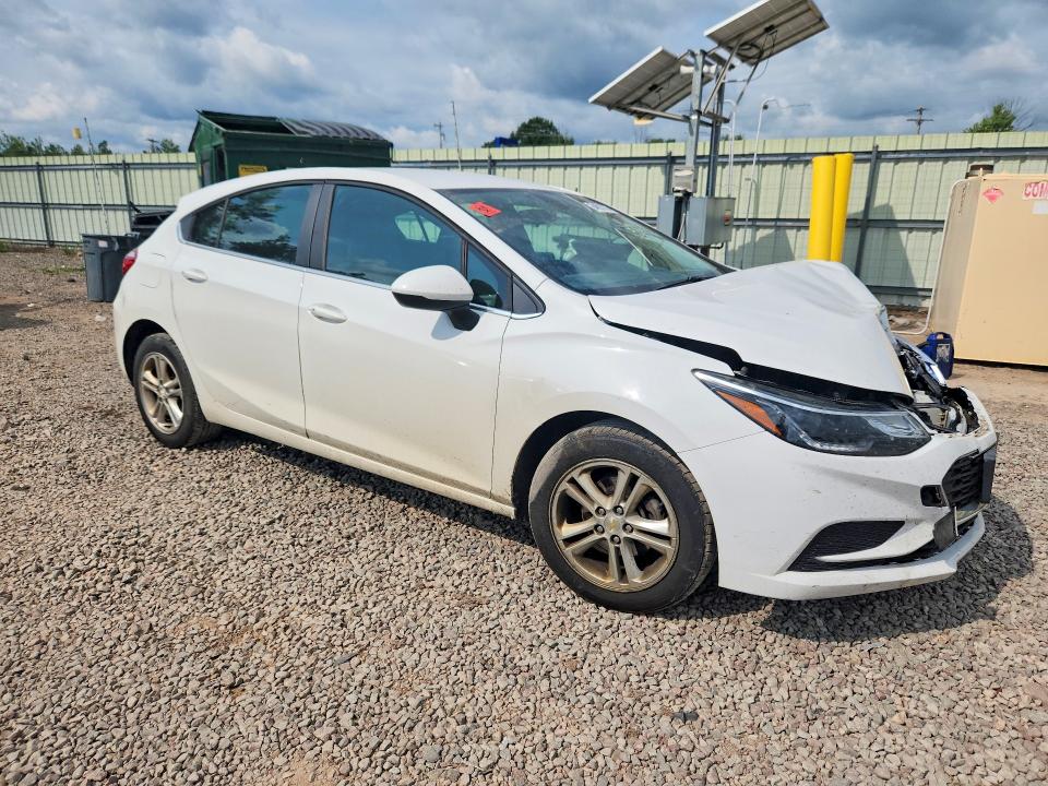Photo 4 from auction – 2018 CHEVROLET CRUZE with VIN 3G1BE6SM2JS617268