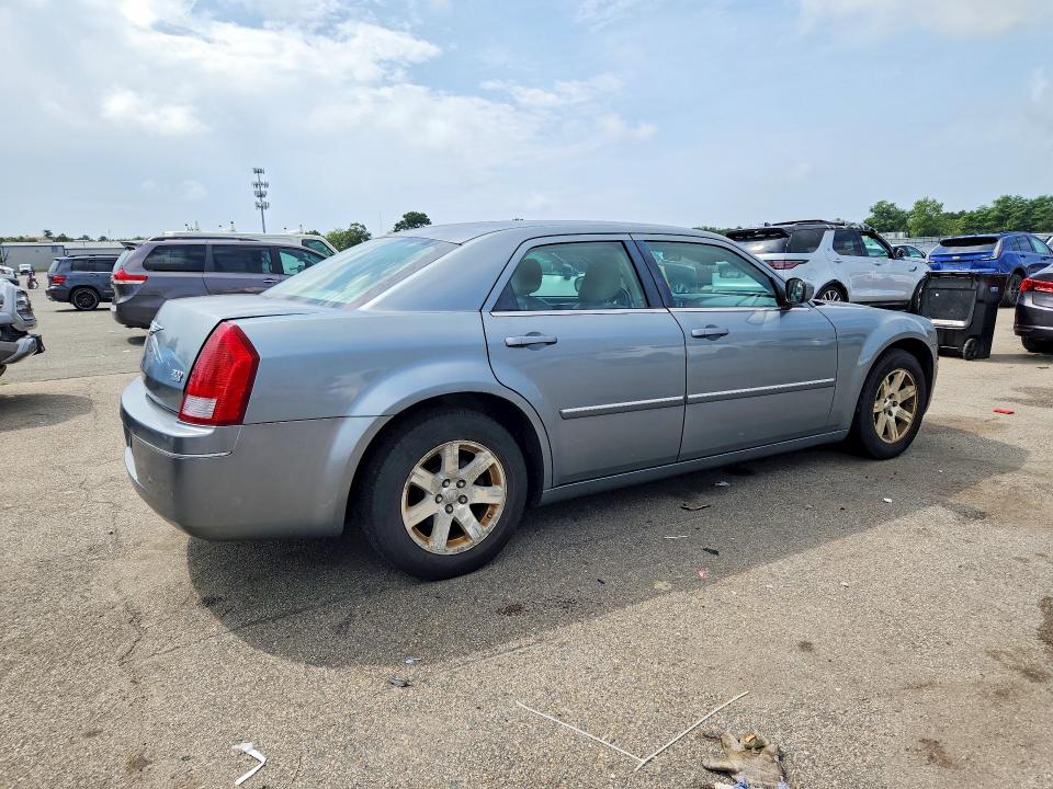 Photo 3 from auction – 2007 CHRYSLER 300 with VIN 2C3KA53G27H897814