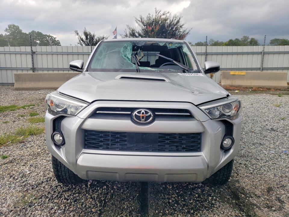 Photo 5 from auction – 2020 TOYOTA 4RUNNER with VIN JTEBU5JR5L5772729