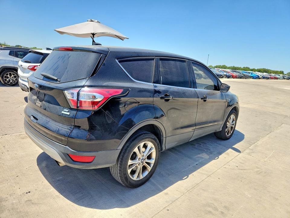 Photo 3 from auction – 2017 FORD ESCAPE with VIN 1FMCU0GD4HUC10014