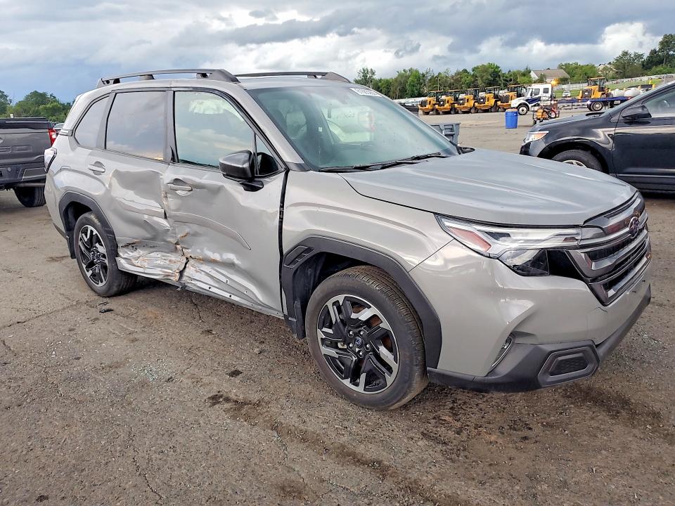 Photo 4 from auction – 2025 SUBARU FORESTER with VIN JF2SLDNC8SH565340