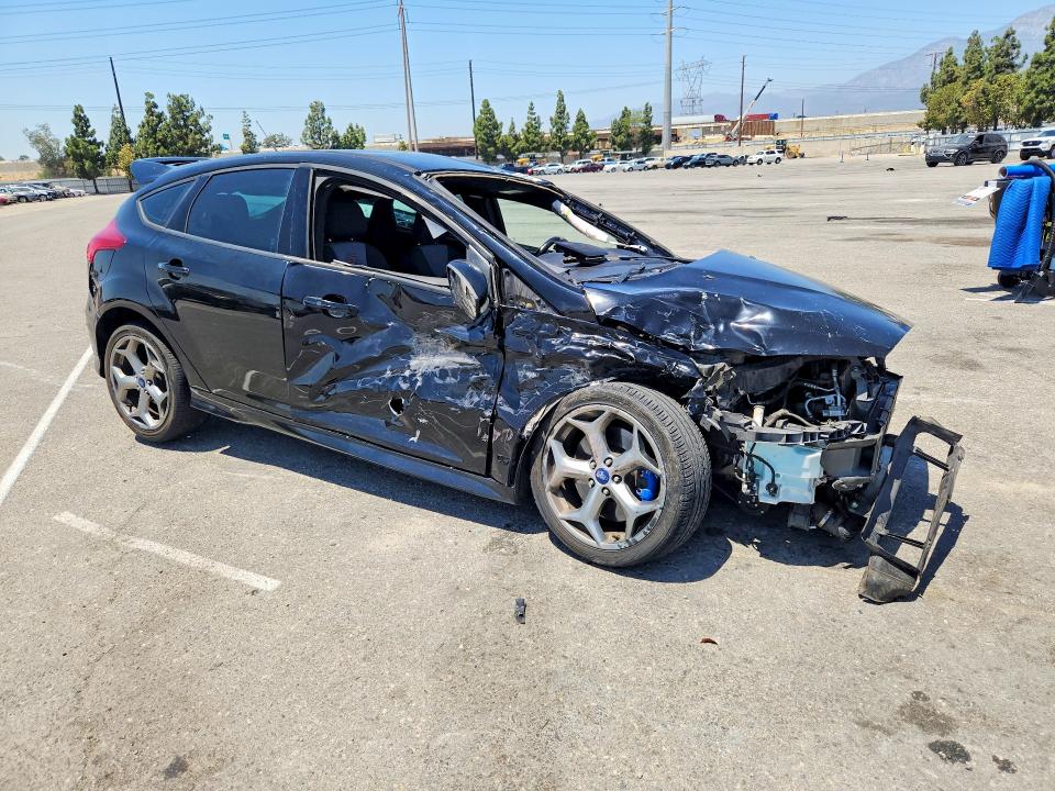 Photo 4 from auction – 2018 FORD FOCUS with VIN 1FADP3L93JL224068