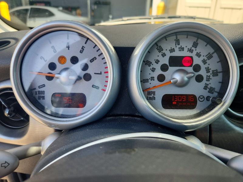 Photo 9 from auction – 2006 MINI COOPER with VIN WMWRE33566TN25392