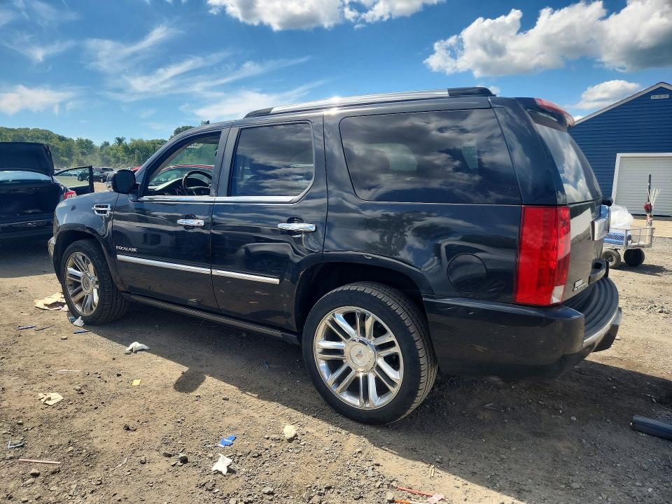 Photo 2 from auction – 2010 CADILLAC ESCALADE with VIN 1GYUKDEF4AR157957