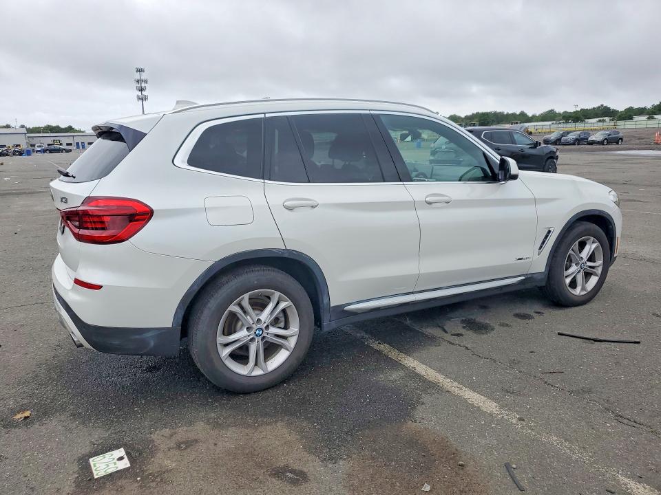 Photo 3 from auction – 2018 BMW X3 with VIN 5UXTR9C54JLC75628