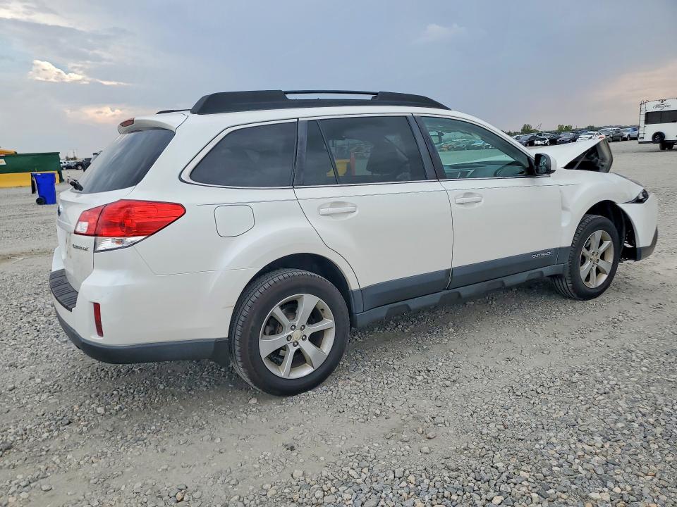 Photo 3 from auction – 2013 SUBARU OUTBACK with VIN 4S4BRCCCXD3293637
