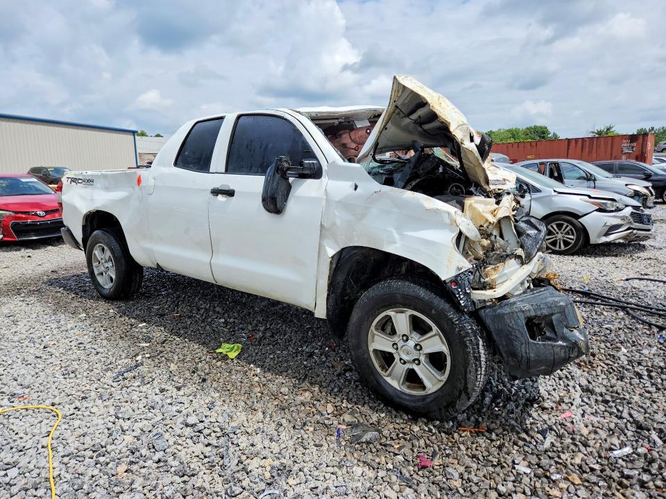 Photo 4 from auction – 2015 TOYOTA TUNDRA with VIN 5TFUW5F12FX447989