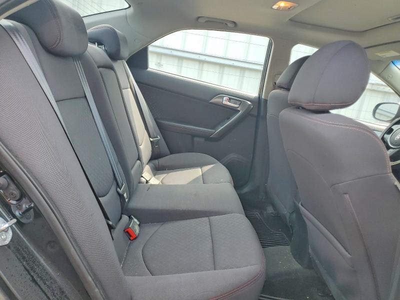 Photo 10 from auction – 2010 KIA FORTE with VIN KNAFW4A3XA5111066
