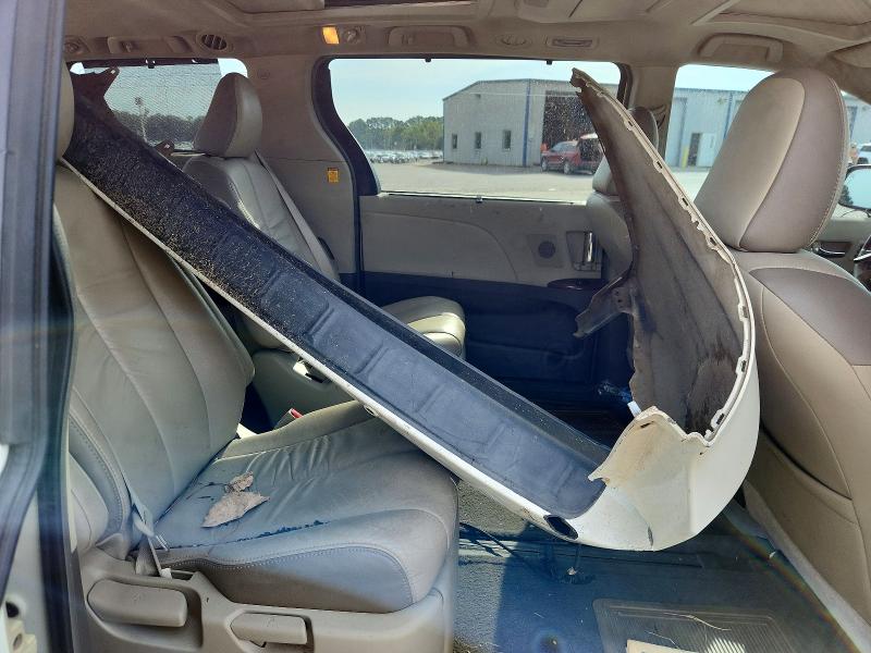 Photo 11 from auction – 2011 TOYOTA SIENNA with VIN 5TDYK3DC0BS078118