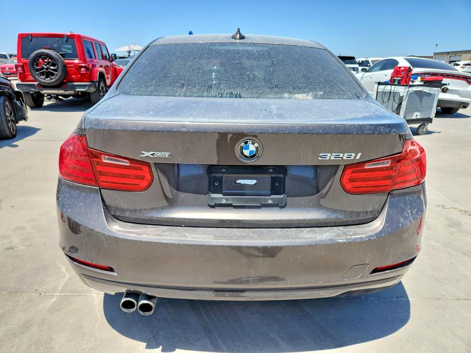 Photo 6 from auction – 2013 BMW 328 with VIN WBA3B3C58DF537652