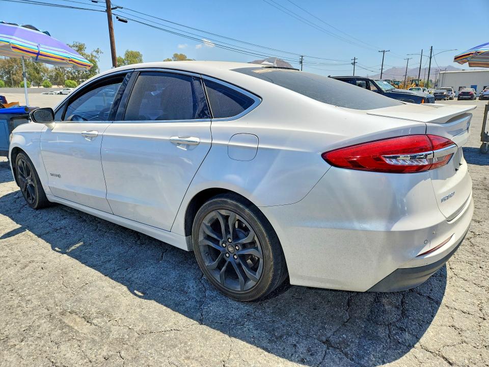 Photo 2 from auction – 2019 FORD FUSION with VIN 3FA6P0RU3KR208913
