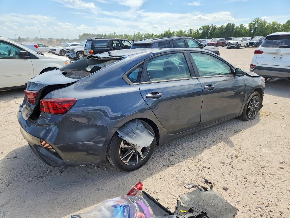 Photo 3 from auction – 2023 KIA FORTE with VIN 3KPF24AD1PE571785