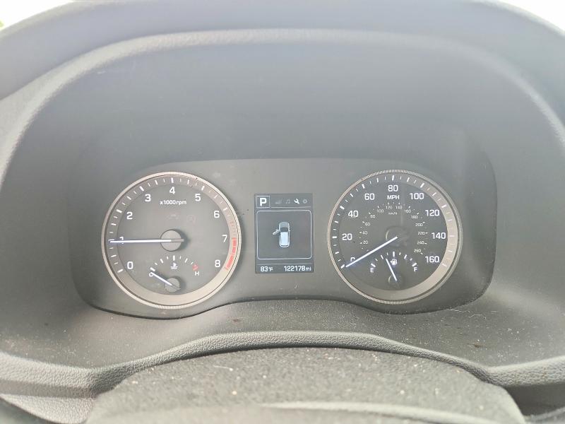 Photo 9 from auction – 2017 HYUNDAI TUCSON with VIN KM8J3CA24HU368372