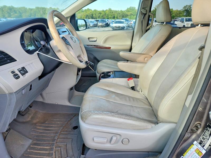 Photo 7 from auction – 2013 TOYOTA SIENNA with VIN 5TDYK3DC8DS399472
