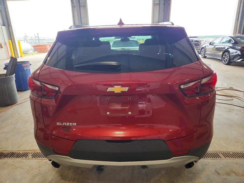 Photo 6 from auction – 2019 CHEVROLET BLAZER with VIN 3GNKBBRAXKS668031