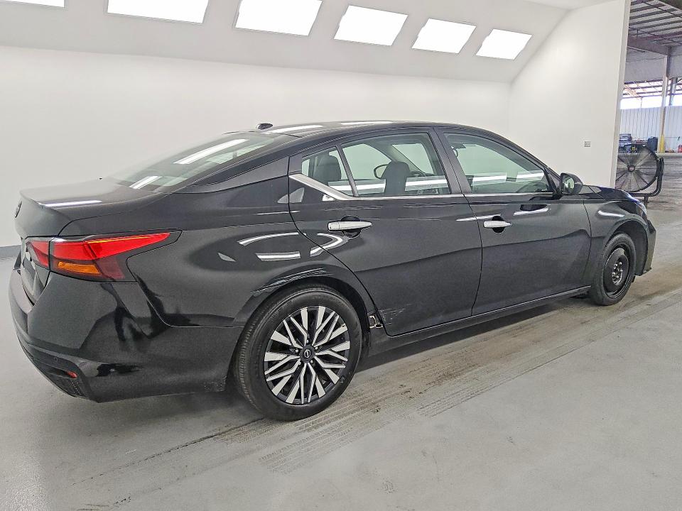 Photo 3 from auction – 2025 NISSAN ALTIMA with VIN 1N4BL4DV5SN327549