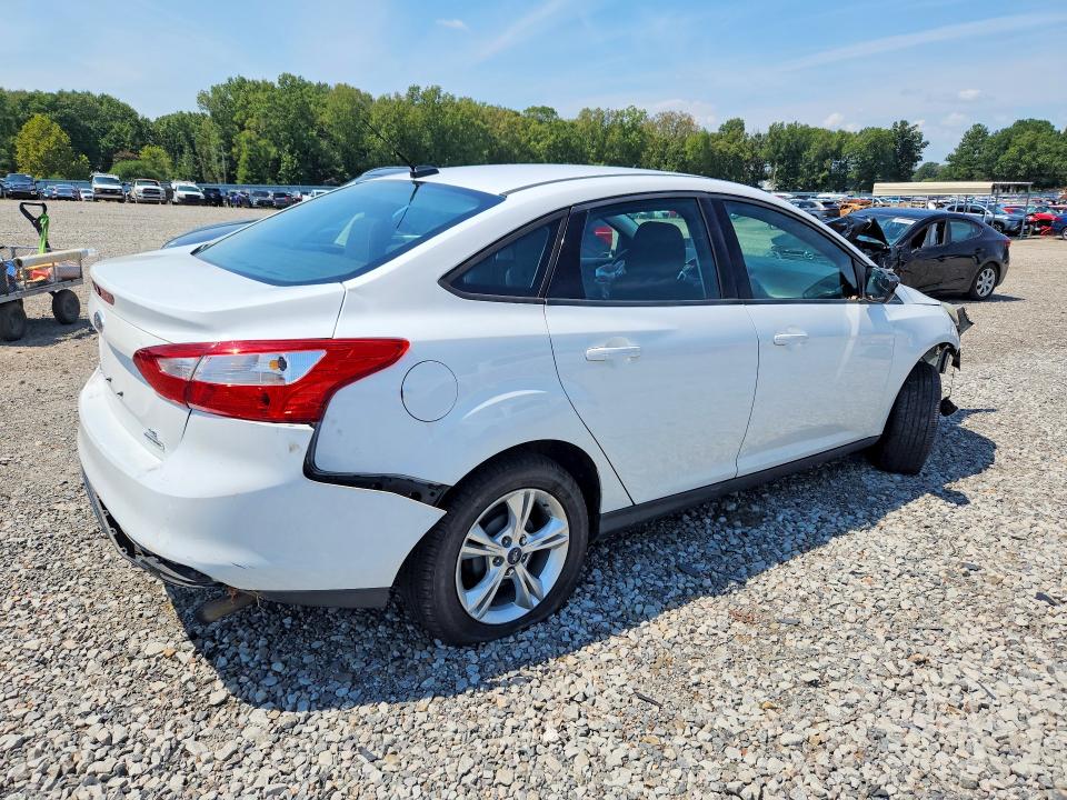 Photo 3 from auction – 2012 FORD FOCUS with VIN 1FAHP3F24CL462062