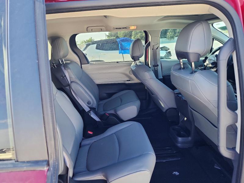 Photo 11 from auction – 2024 TOYOTA SIENNA with VIN 5TDYRKEC9RS218844