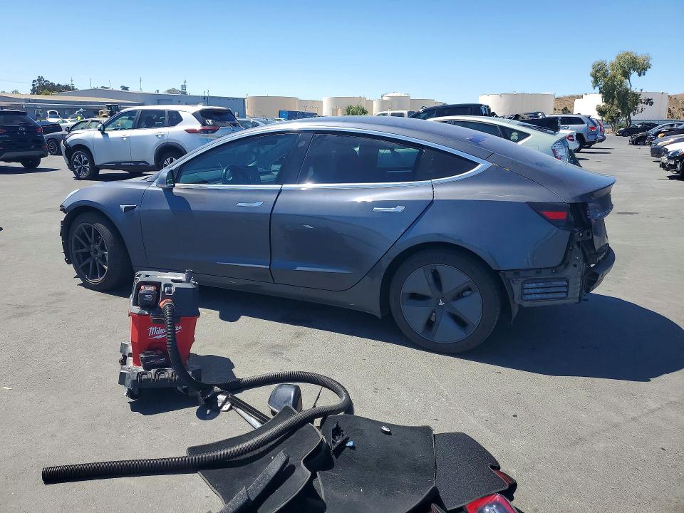 Photo 2 from auction – 2018 TESLA MODEL 3 with VIN 5YJ3E1EA7JF038205