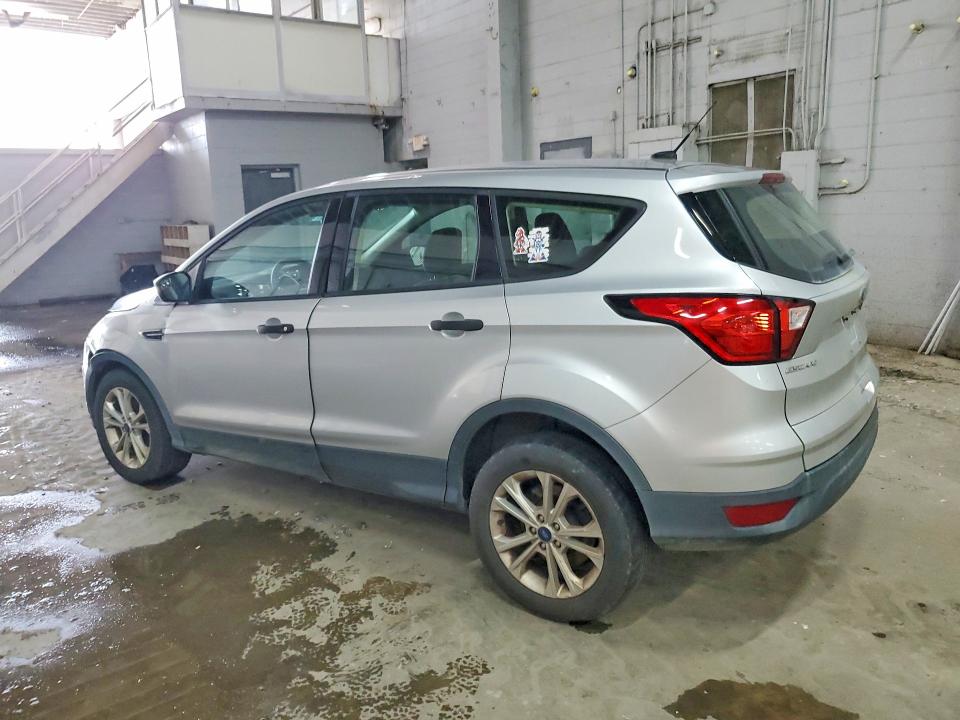 Photo 2 from auction – 2019 FORD ESCAPE with VIN 1FMCU0F73KUA88314