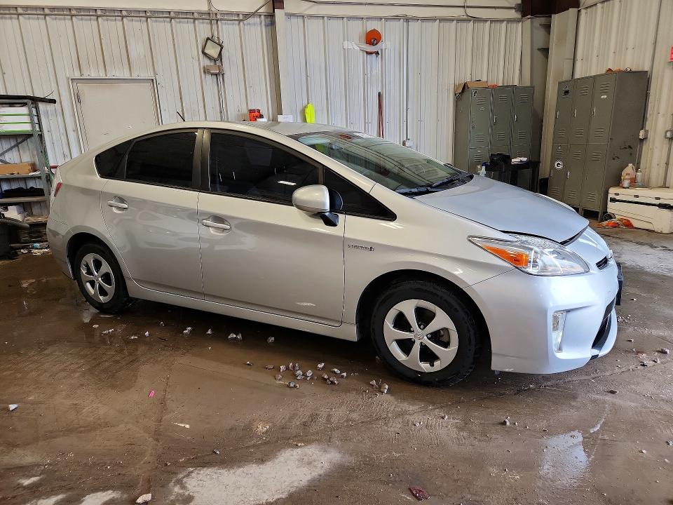 Photo 4 from auction – 2015 TOYOTA PRIUS with VIN JTDKN3DUXF1979733