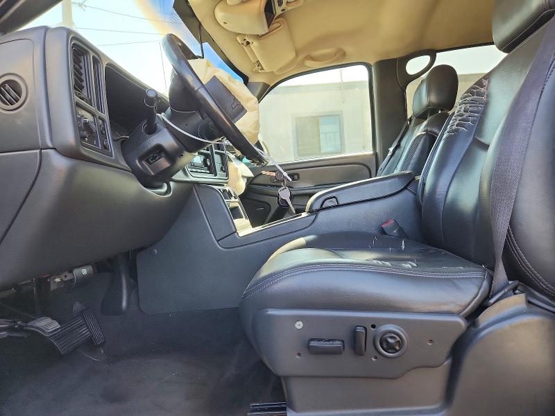Photo 7 from auction – 2004 CHEVROLET AVALANCHE with VIN 3GNEC12T44G114697