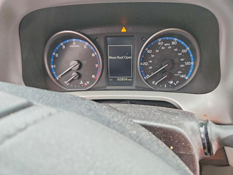 Foto 9 de la subasta – 2018 TOYOTA RAV4 con VIN 2T3RFREV1JW757131