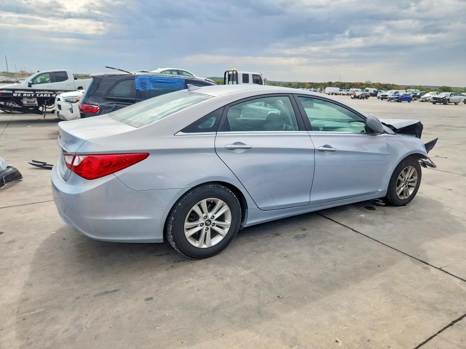 Photo 3 from auction – 2013 HYUNDAI SONATA with VIN 5NPEB4AC9DH740980