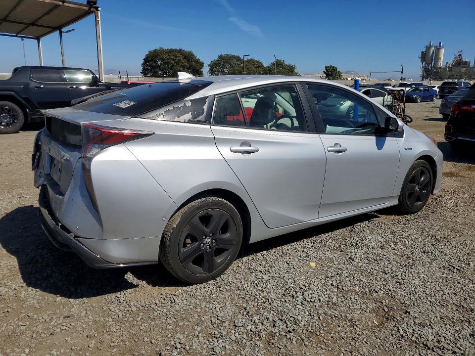 Photo 3 from auction – 2017 TOYOTA PRIUS with VIN JTDKARFU0H3541743