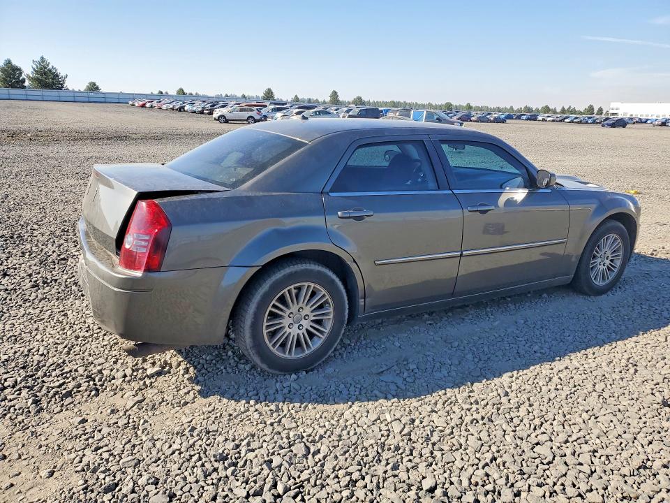 Photo 3 from auction – 2008 CHRYSLER 300 with VIN 2C3LA43R98H126395