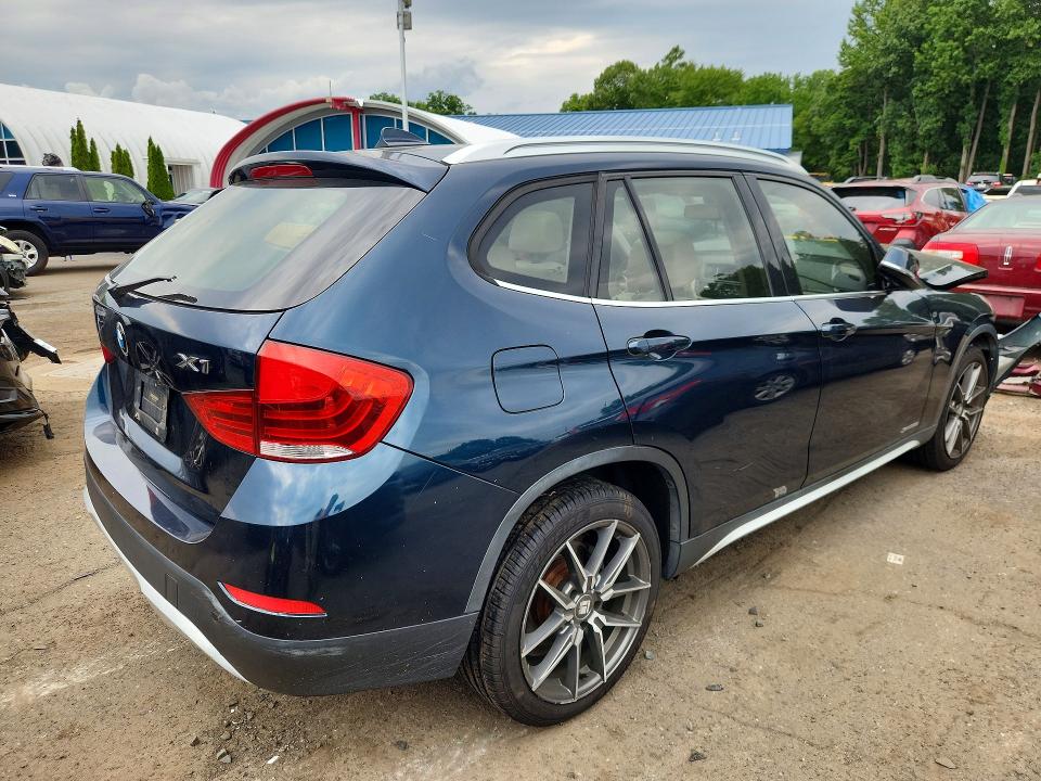 Photo 3 from auction – 2013 BMW X1 with VIN WBAVL1C53DVR88083