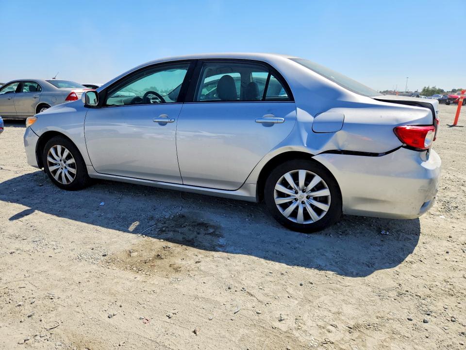 Photo 2 from auction – 2013 TOYOTA COROLLA with VIN 2T1BU4EE8DC053405