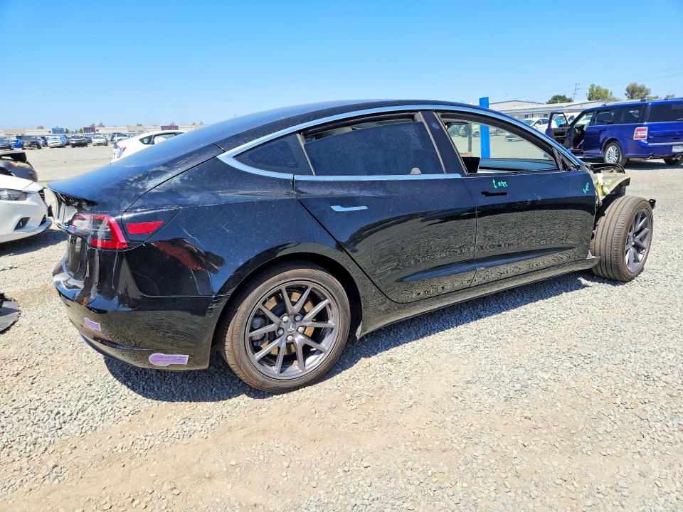 Photo 3 from auction – 2018 TESLA MODEL 3 with VIN 5YJ3E1EA0JF155253