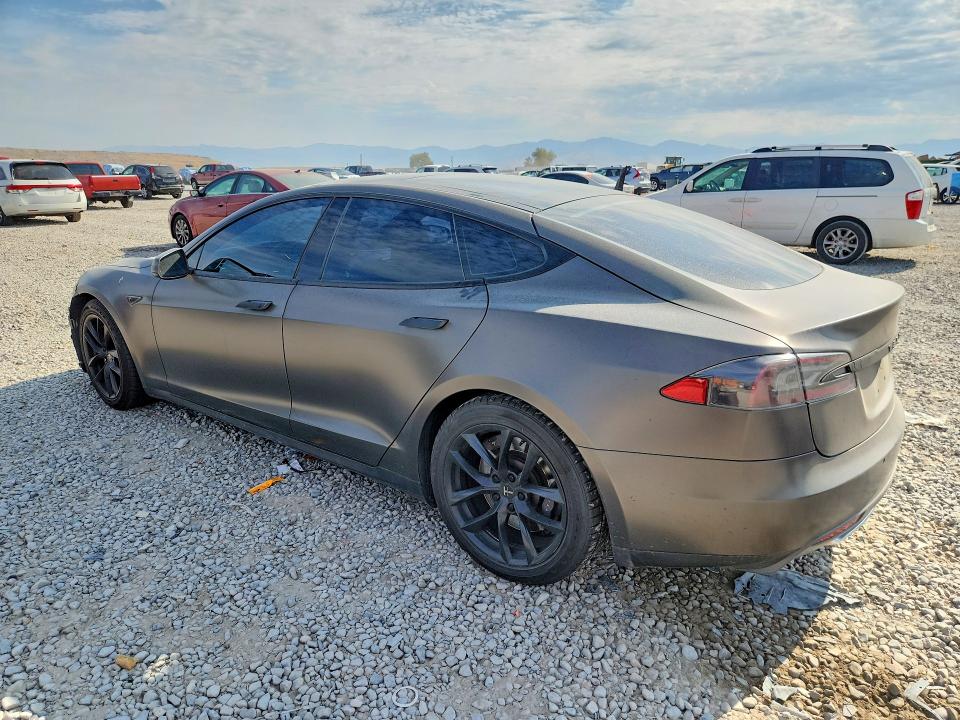 Photo 2 from auction – 2015 TESLA MODEL S with VIN 5YJSA1E21FF109101